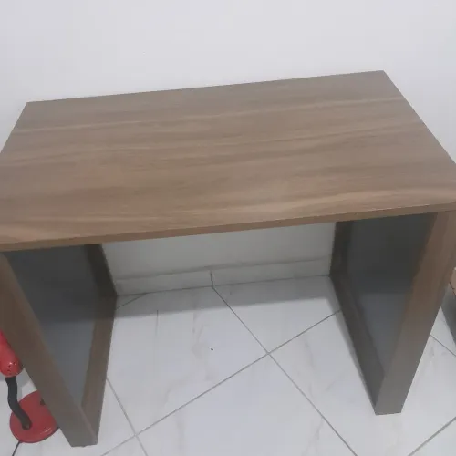 Escrivaninha + cadeira
