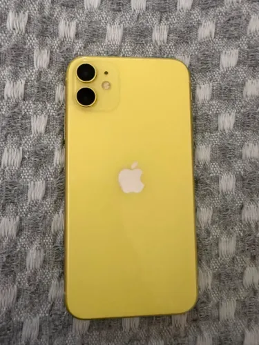 iPhone 11 Amarelo - 128 GB