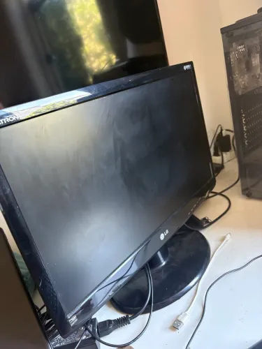**PC Gamer AMD A8-7600 | 8GB RAM | HD 1TB | Radeon R7 | Wi-Fi | LED Vermelho**
