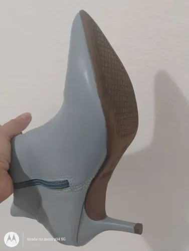 Vendo bota cano curto, azul, tam 37