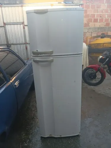 Vende geladeira