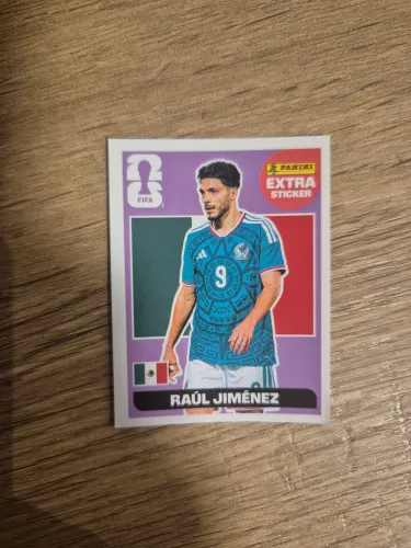 Vendo figurinha original Panini do Raúl Jiménez versão Roxa