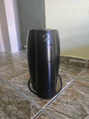 Máquina de café 3 corações,  novíssima motivo de venda, sem uso.