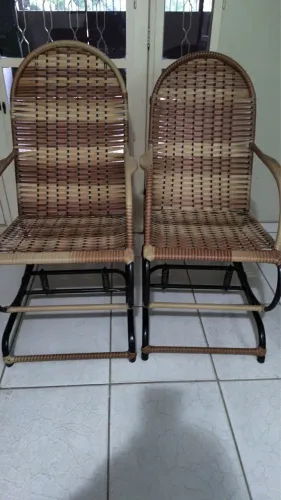 CADEIRA DE BALANÇO NOVA
