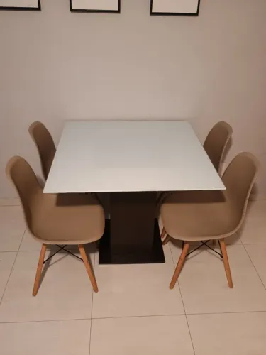 Mesa com 4 lugares