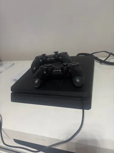 vende-se ps4, slim, 500gb, dois controles