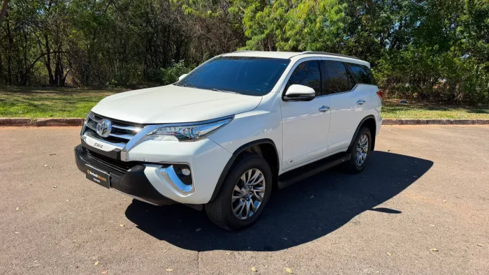 Toyota Hilux SW4 SRX 4X4 2.8 TDI 16V Dies. Aut. 2018