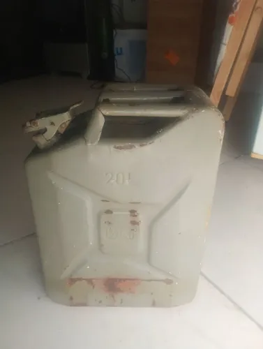 Galão gasolina exército antigo