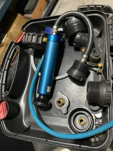 KIT TESTADOR DE PRESSÃO DO SISTEMA DE ARREFECIMENTO  