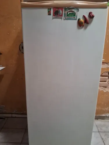 Vendo uma geladeira usada
