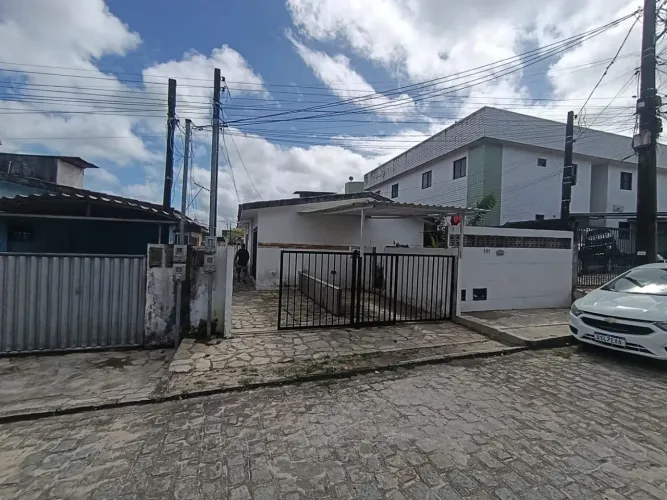 Casa com 2 dormitórios à venda por R$ 165.000,00 - Funcionários - João Pessoa/PB