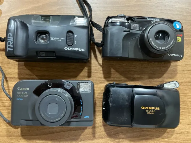 Câmeras Analógicas Canon e Olympus (decoração)