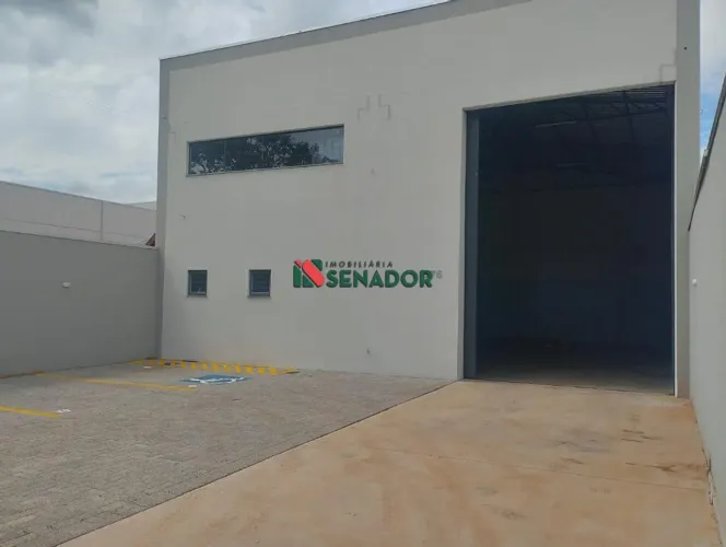 Barracão para alugar em Londrina, Sol, com 175 m²