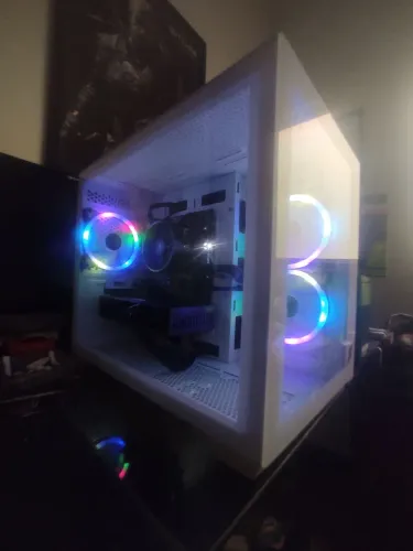 Pc gamer Ryzen 5 + RTX 3060 12 GB Roda tudo no ultra passo cartao pego vídeogame e volta