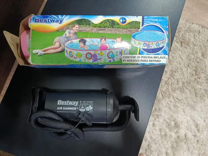 Piscina Infantil e Bomba de Ar