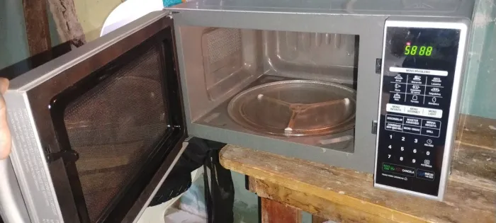 Microondas LG espelhado com grill em perfeito estado