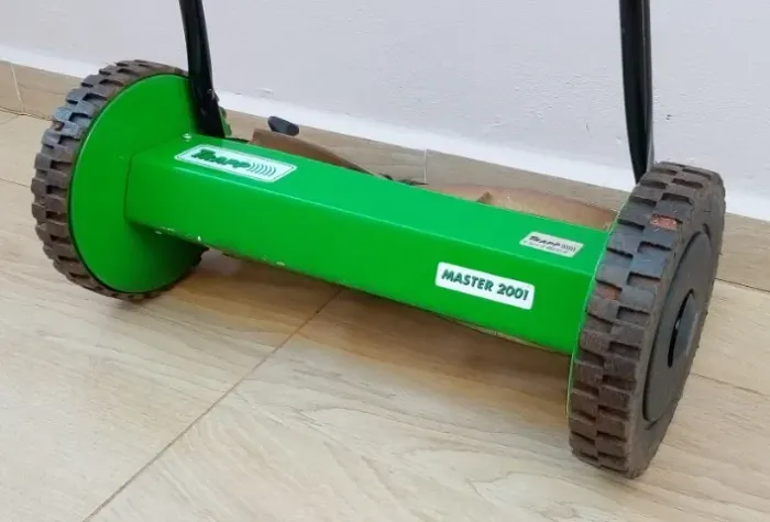 Cortador de grama manual Trapp Master 2001