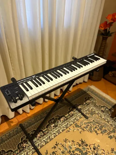 Teclado Controlador MIDI M- Audio Keystation 61 MK3 USB