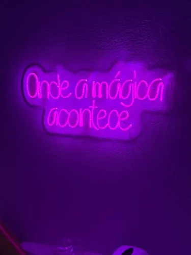LETREIRO LED/NEON - ONDE A MÁGICA ACONTECE