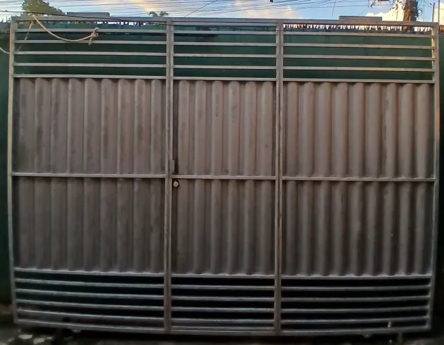 Portão de garagem. $1.700 