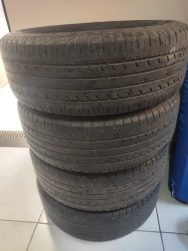 4 Pneus Goodyear 215/60/R17 