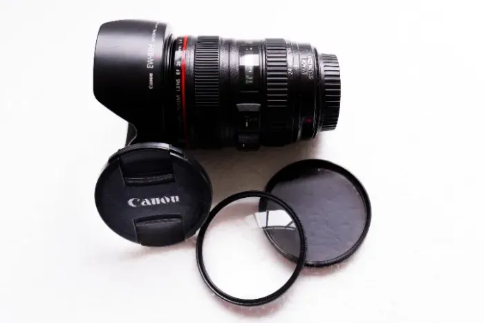 Lente Canon Ef 24-105mm F/4l Is Usm + 3 Filtros Canon Ef Preto (Usado)