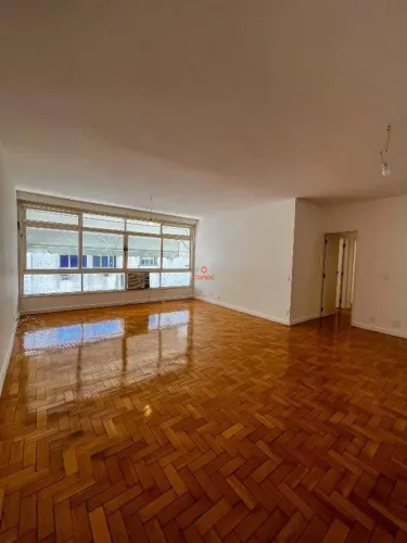 Excelente Apartamento de 3 Quartos com Armários no Leblon  Sol da Manhã - 01 Vaga