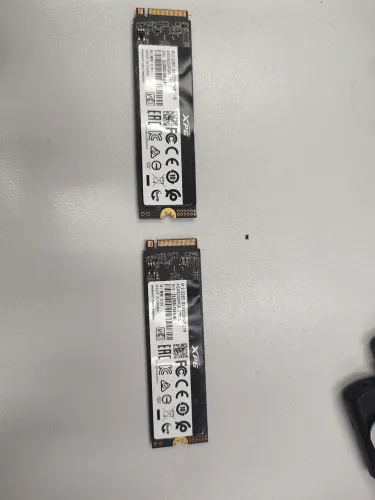 Dois SSD NVMe M.2 2TB cada