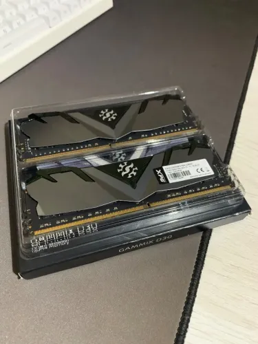 Memória RAM XPG D30 (2x8GB)