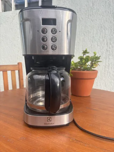 Cafeteira Electrolux + itens de cozinha 
