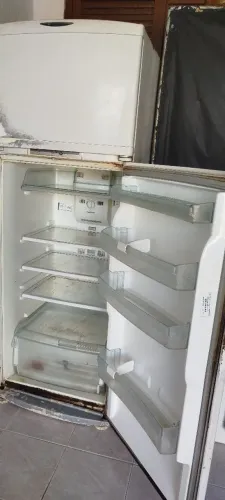 GELADEIRA BRASTEMP FROST FREE. Gela muito!