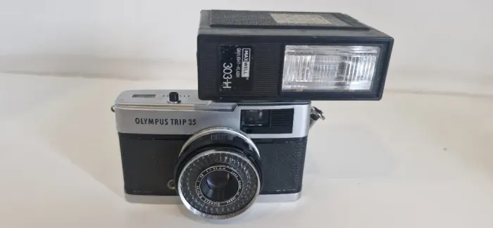 Câmera Fotográfica Olympus Trip 35 + Flash + Capa