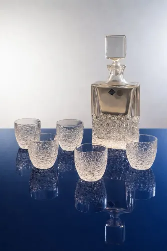 Copos de cristal com whiskeira, feitos a mão na república Tcheca, para colecionador