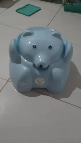 Troninho de urso da cor azul