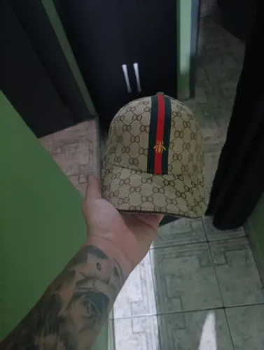 Boné Gucci Abelha ?