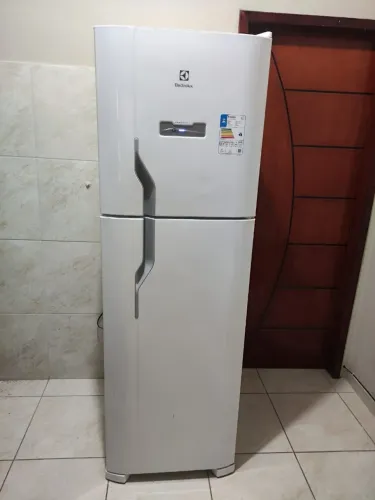 Geladeira Electrolux 400 litros