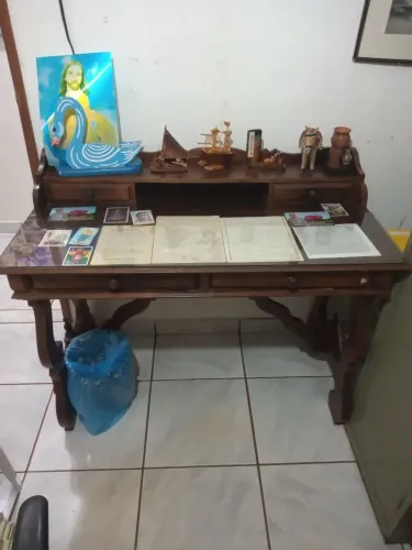 Escrivaninha estilo colonial