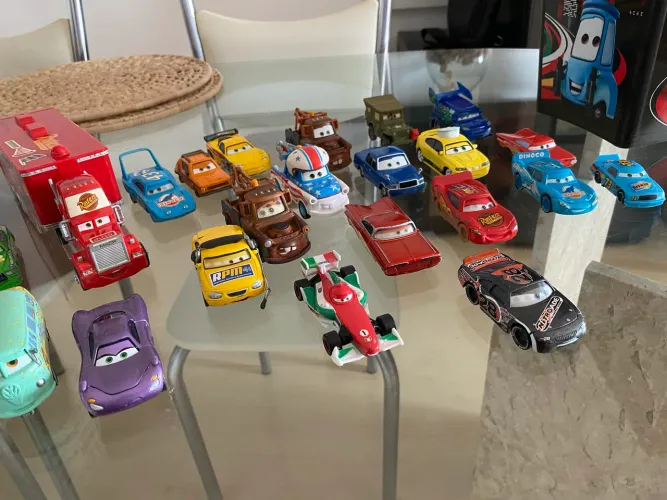 Coleção de carrinhos do filme Carros 