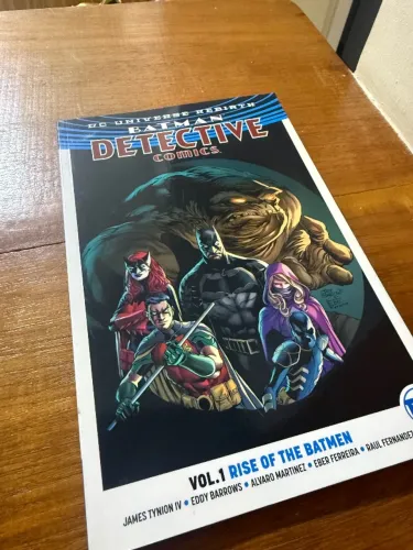 Coleção 51 Volumes DC Rebirth em Inglês