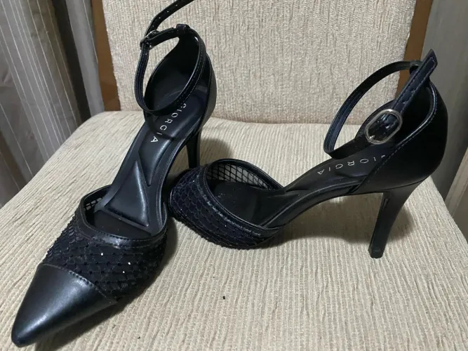Salto alto preto 35