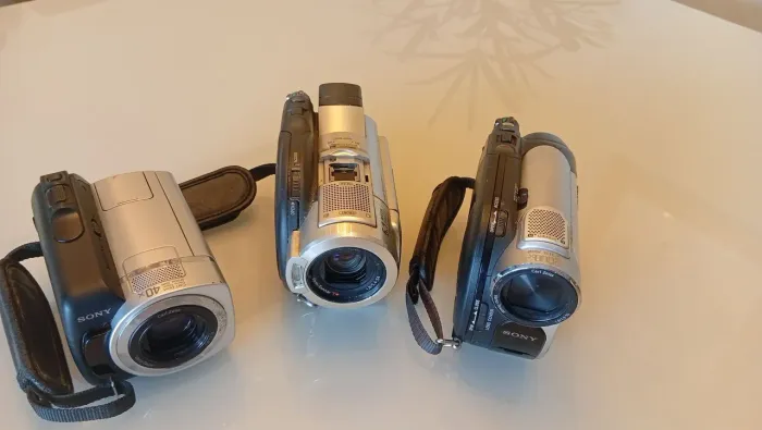 Lote com três Sony Handycam