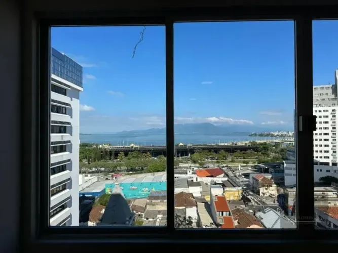 Imóvel reformado para venda possui 130 m² com 4 quartos em Centro - Florianópolis - SC
