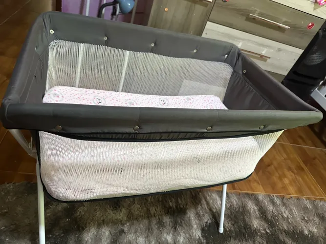 Vendo berço Moisés e cadeirinha de balanço