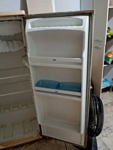 Retiro geladeira velha fogão maquina. D lavar of pifada !!