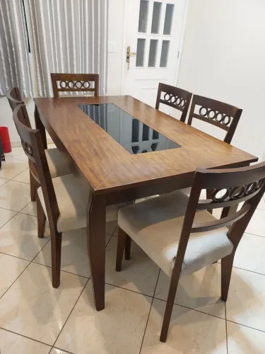 Mesa 1,60 X 0,90m com 6 cadeiras estofadas