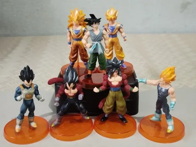 RARO - Dragon Ball Z Real Works Selection Genealogy of Super Fighters - 7 figuras