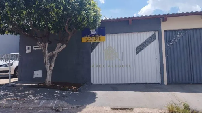 Casa com 03 quartos, Residencial Aquarios