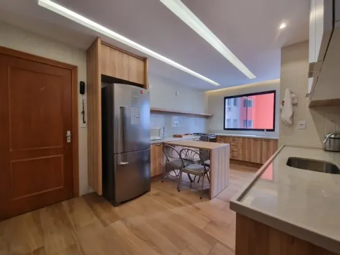 Alugo Apartamento de três suítes Umarizal