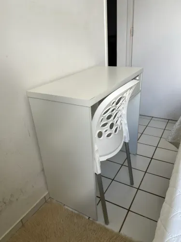 Escrivaninha semi nova
