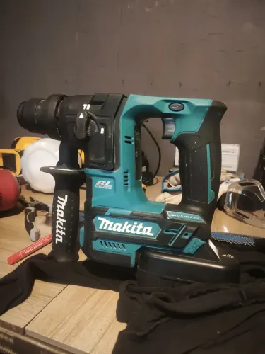 Furadeira/Martelo Rotativo Makita